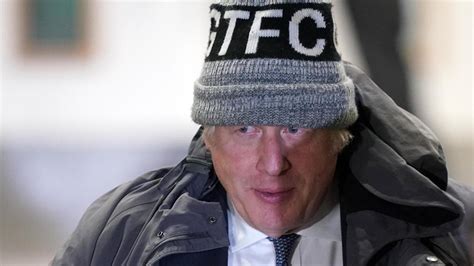 Boris Johnson asegura que fue logísticamente imposible seguir las