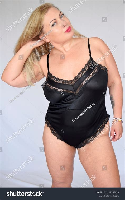 Sexy Woman Lingerie High Heels Red ภาพสตอก 2211255023 Shutterstock