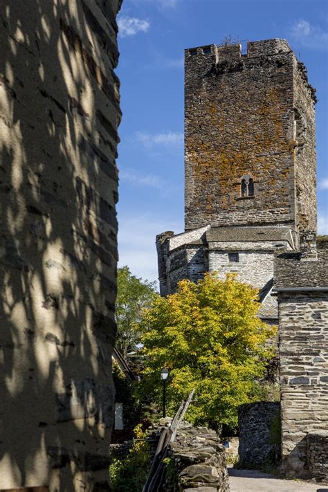 Ch Teau De Valon Lacroix Barrez Patrimoine Tourisme Aveyron