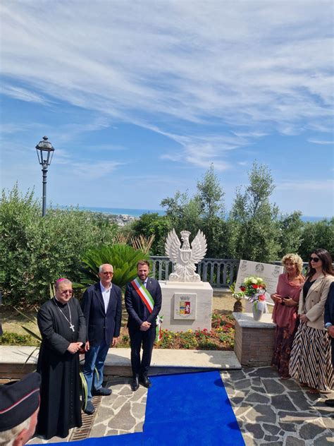 Giulianova Ricorda La Medaglia D Oro Al Valor Civile Il Prefetto