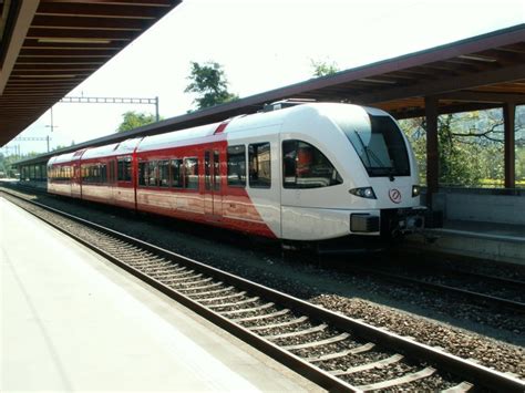 Dieselelektrischer Stadler GTW 2 8 für ARRIVA Niederland Bahnbilder de