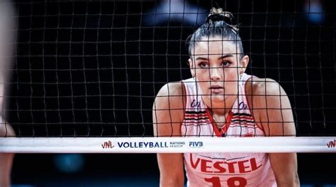 Potret Zehra Gunes Atlet Voli Cantik Turki Di Olimpiade Tokyo 2020