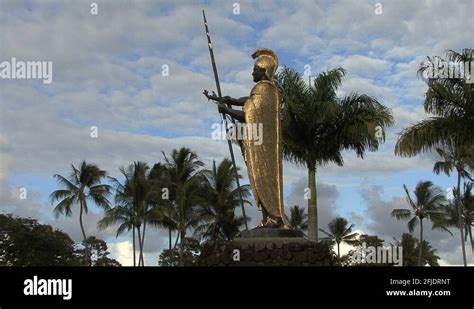 Kamehameha statue Stock Videos & Footage - HD and 4K Video Clips - Alamy