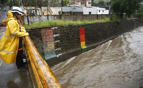 Intensas Lluvias En El Salvador Cobran La Vida De Tres Personas