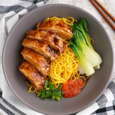 Soy Sauce Chicken Noodles Khin S Kitchen Chinese Noodles Recipes