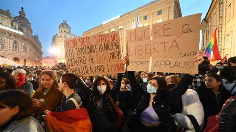 Ddl Zan A Genova Piazza De Ferrari Gremita Le Nostre Voci Non