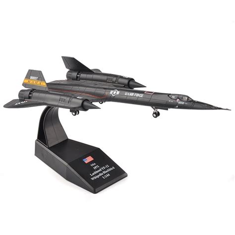 Lockheed SR 71 Blackbird Model Kit