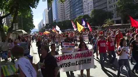 Manifestantes Protestam Contra Reformas Trabalhista E Da Previd Ncia No