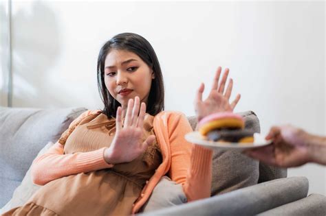 Hindari 6 Makanan Yang Dilarang Untuk Ibu Hamil