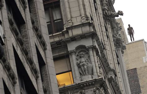 Naked Statues Appearing Around New York