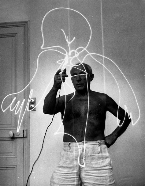 Picasso Drawing With Light Gjon Mili Google Arts Culture