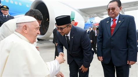 Il Papa Arrivato In Indonesia Inizia Il Mo Viaggio Apostolico Di