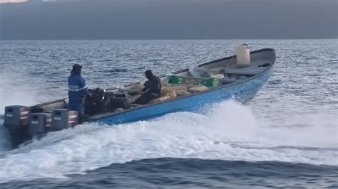 Pol Cia Incauta Dos Toneladas Y Media De Droga En Una Lancha En Golfo