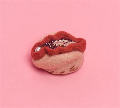 Felted Vagina Vulva Broochvagina Pin Yoni Mature Vagina Etsy