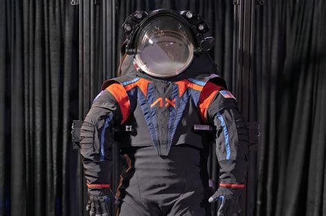 Nasa Expands Developers Contracts For Its Next Gen Spacesuits Engadget