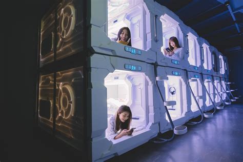 Trendy, billig, ungewöhnlich: Kapselhotels - ubm magazin.