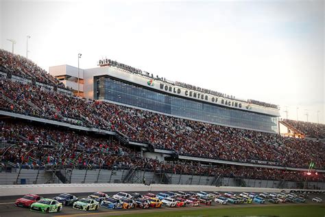 Track Day The 10 Best Race Tracks In America Hiconsumption