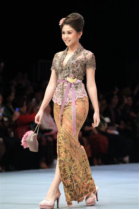 Model Kebaya Encim Modern Betawi Hijab Terbaru