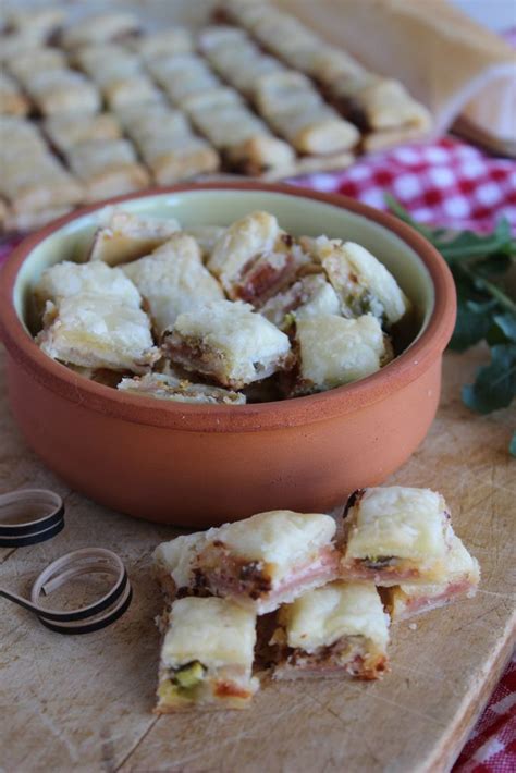 Stuzzichini Di Pasta Sfoglia Con Pistacchio E Mortadella Antipasti