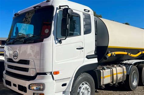 2012 Nissan Nissan Ud 18000 Litres Water Truck Water Bowser Trucks For