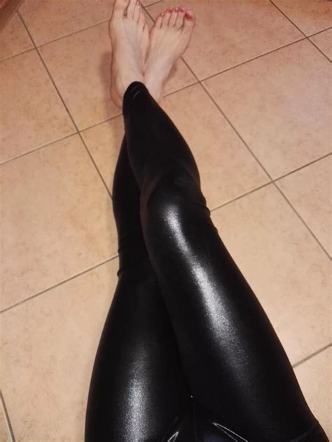 Do You Like My Feet And My Legs Nudes TGirl Feet NUDE PICS ORG