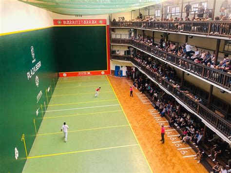 Basque pelota, a traditional Basque sport - Esprit Basque