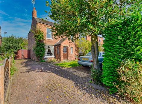 Gordon Road Burton Joyce Nottingham 3 Bed Detached House For Sale £