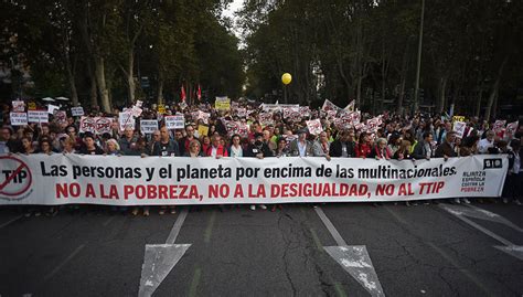 Miles De Personas Se Manifestaron Para Exigir La Paralización De Los Tratados Ttip Ceta Y Tisa