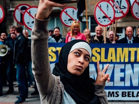 La Mujer Que Protest Contra La Islamofobia Actitudfem