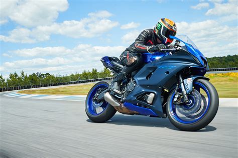 Yamaha Yzf R First Ride Review Superbike Photos