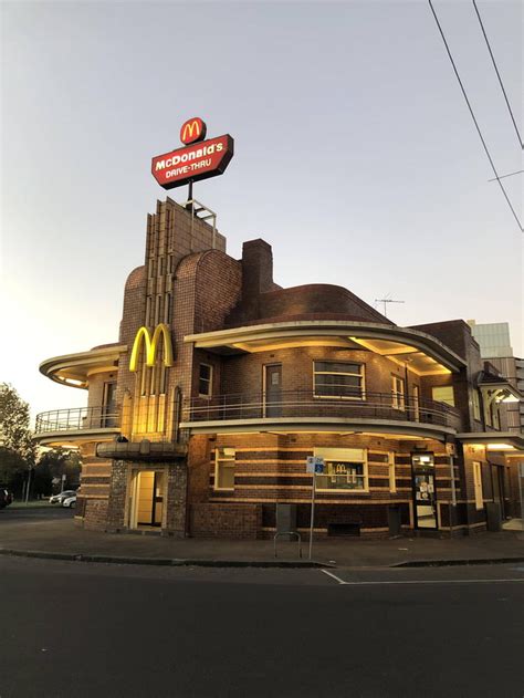 Mcdonalds In The Art Deco Former United Kingdom Hotel Clifton Hill Melbourne Australia 9gag