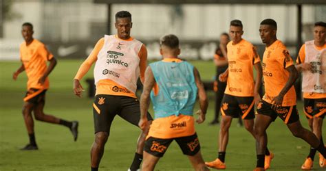 Jô Falta A Treino E Corinthians Aguarda Retorno Para Tomar Providências