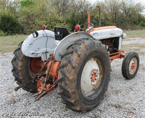 Ford 801 Powermaster Tractor In Bray Ok Item Db5214 Sold Purple Wave