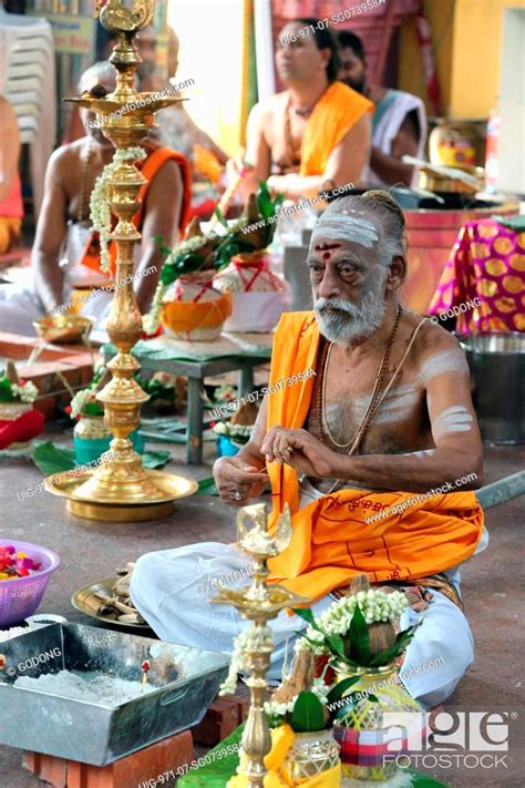 Sri Vadapathira Kaliamman Hindu Temple Hindu Brahmin Priest Stock