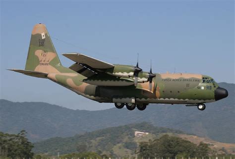 Fab Lockheed C Hercules Jul Avioes De Combate C