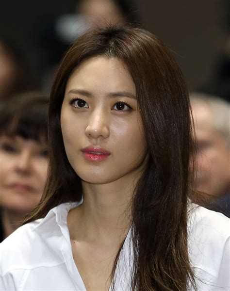 Claudia Kim - Wikipedia