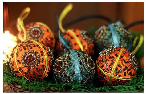 India Crafts For Holiday Christmas Decorations