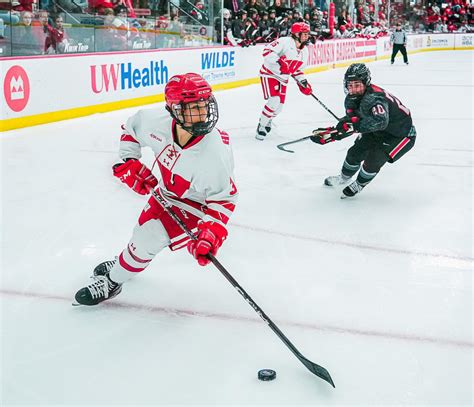 The top-ranked Wisconsin women's hockey team enjoys a record-setting day in 16-1 victory - Yahoo ...