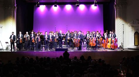 Orquesta Filarmónica De Los Ríos Se Presentará Hoy En El Teatro