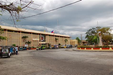 Lutong Cavite : Cavite City Hall