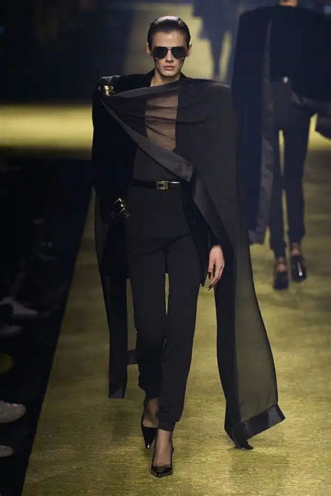 Saint Laurent Vestiti Inverno 2023 24 Il Fascino Delleleganza