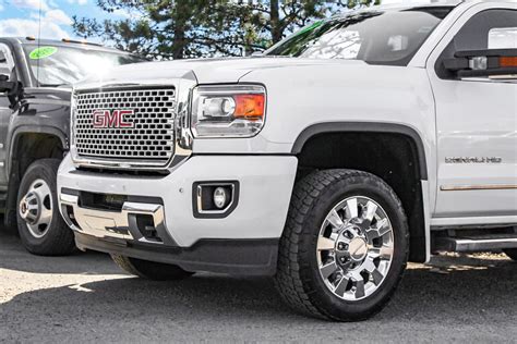 Pre Owned 2015 GMC SIERRA 2500 Denali Z71 4WD Crew Cab Pickup