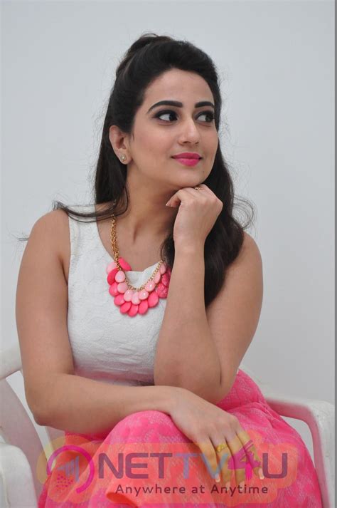 Telugu Anchor Manjusha New Gorgeous Photos Galleries Hd Images