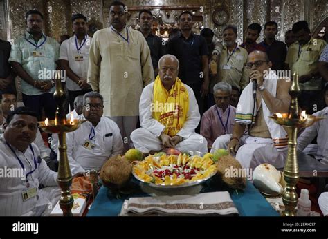 Pune India October Rss Chief Mohan Bhagwat Offers Prayers At