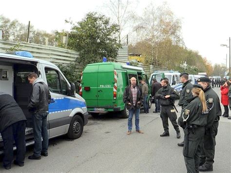 Schlag Gegen Schrott Schmuggler In Essen