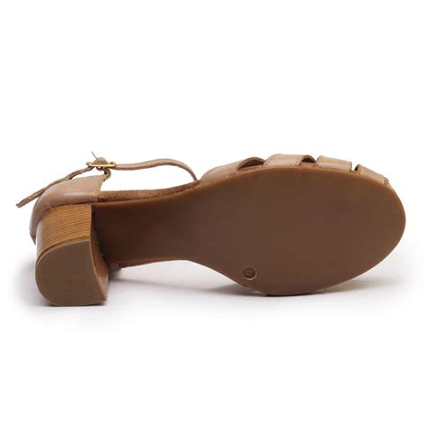 Sandália Feminina Couro Retrô Salto Bloco Nude Compre Agora Dafiti