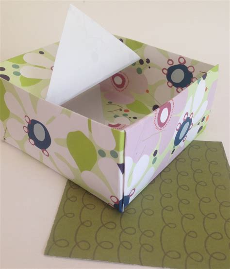 Origami paper box for traveling