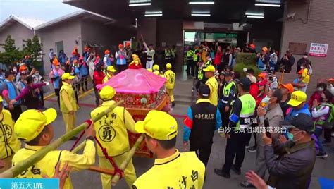 粉紅超跑首停駕縣府！張麗善爆哭跪求媽祖「庇佑雲林脫離貧窮」