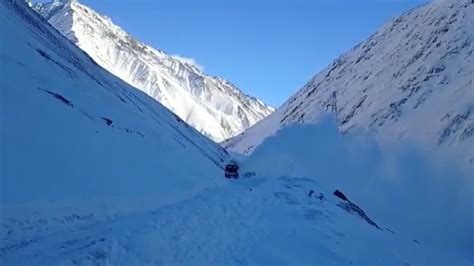 Watch How Bro Keeps Zojila Pass Open In C Despite Heavy Snowfall