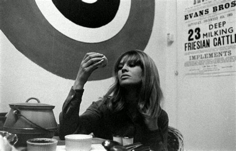 julie christie en el set de fahrenheit  francois truffaut